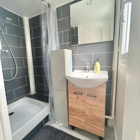 Aux Portes De Paris Apartamento Gentilly